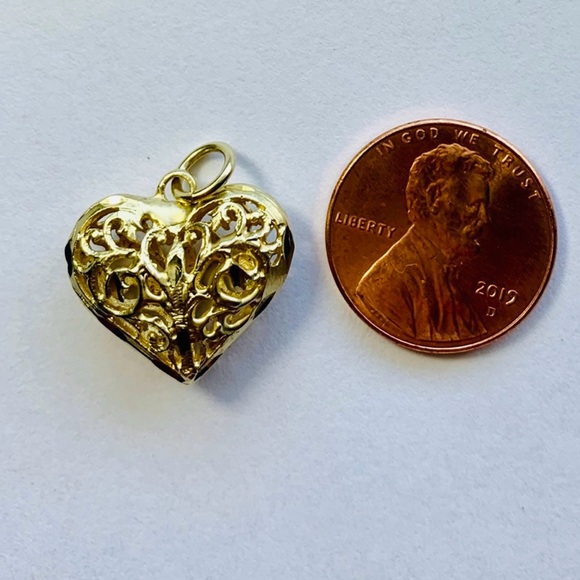 Real 10k Yellow Gold Heart Charm Pendant - Picture 3 of 3